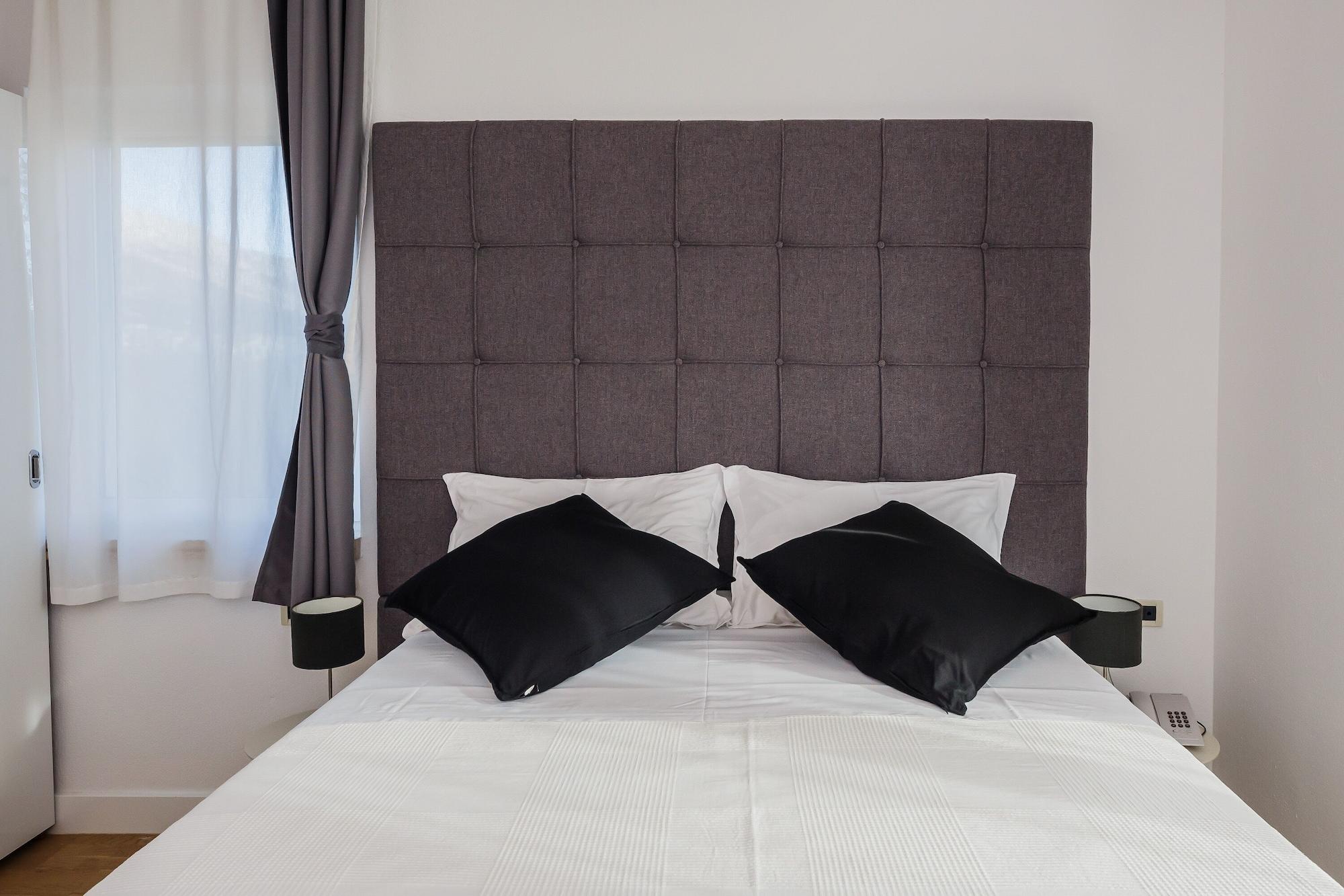 Hotel Villa Zarko Kaštel Stari Eksteriør billede