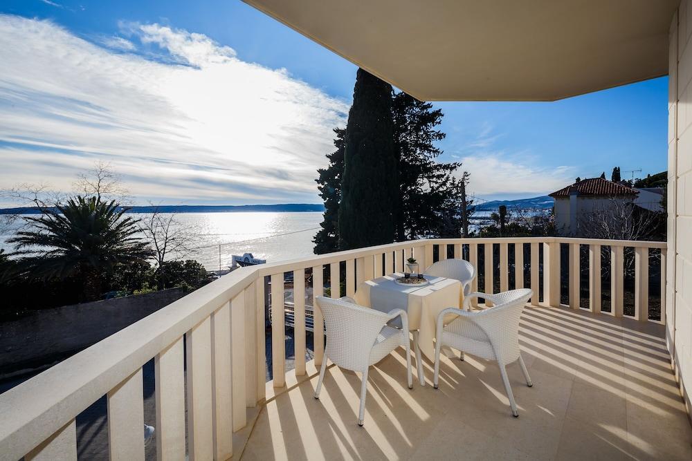 Hotel Villa Zarko Kaštel Stari Eksteriør billede