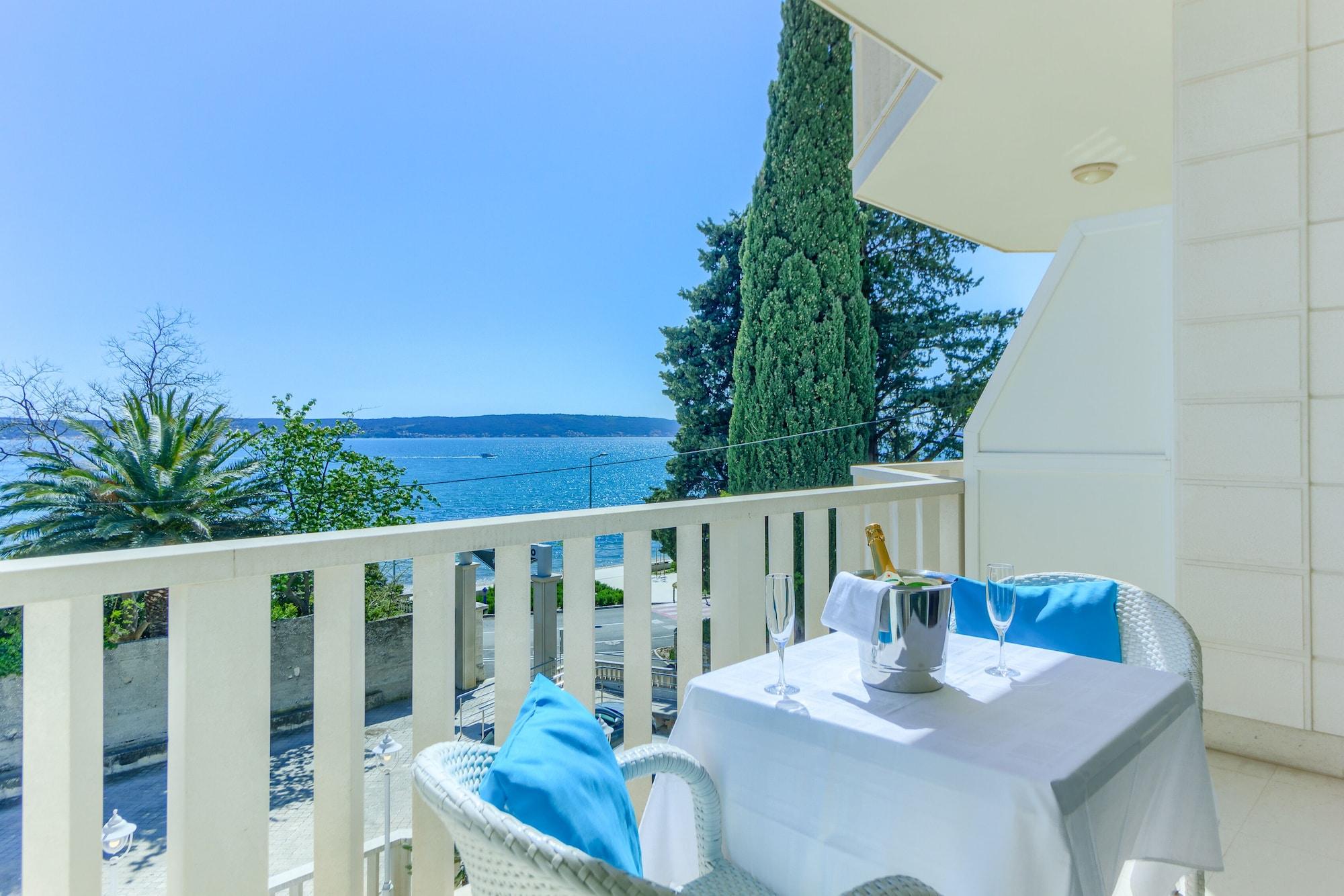 Hotel Villa Zarko Kaštel Stari Eksteriør billede