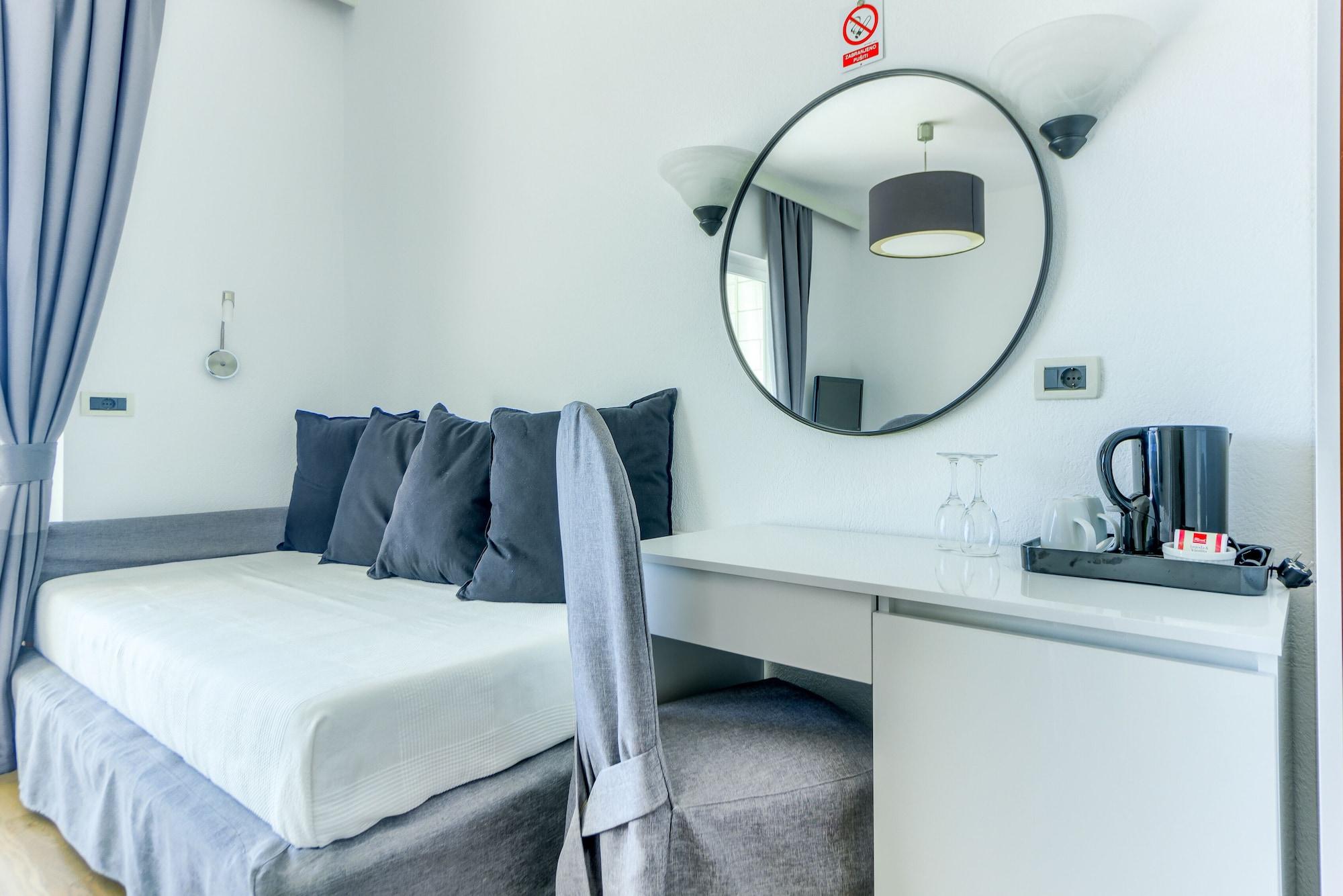 Hotel Villa Zarko Kaštel Stari Eksteriør billede