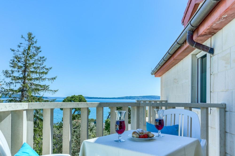 Hotel Villa Zarko Kaštel Stari Eksteriør billede