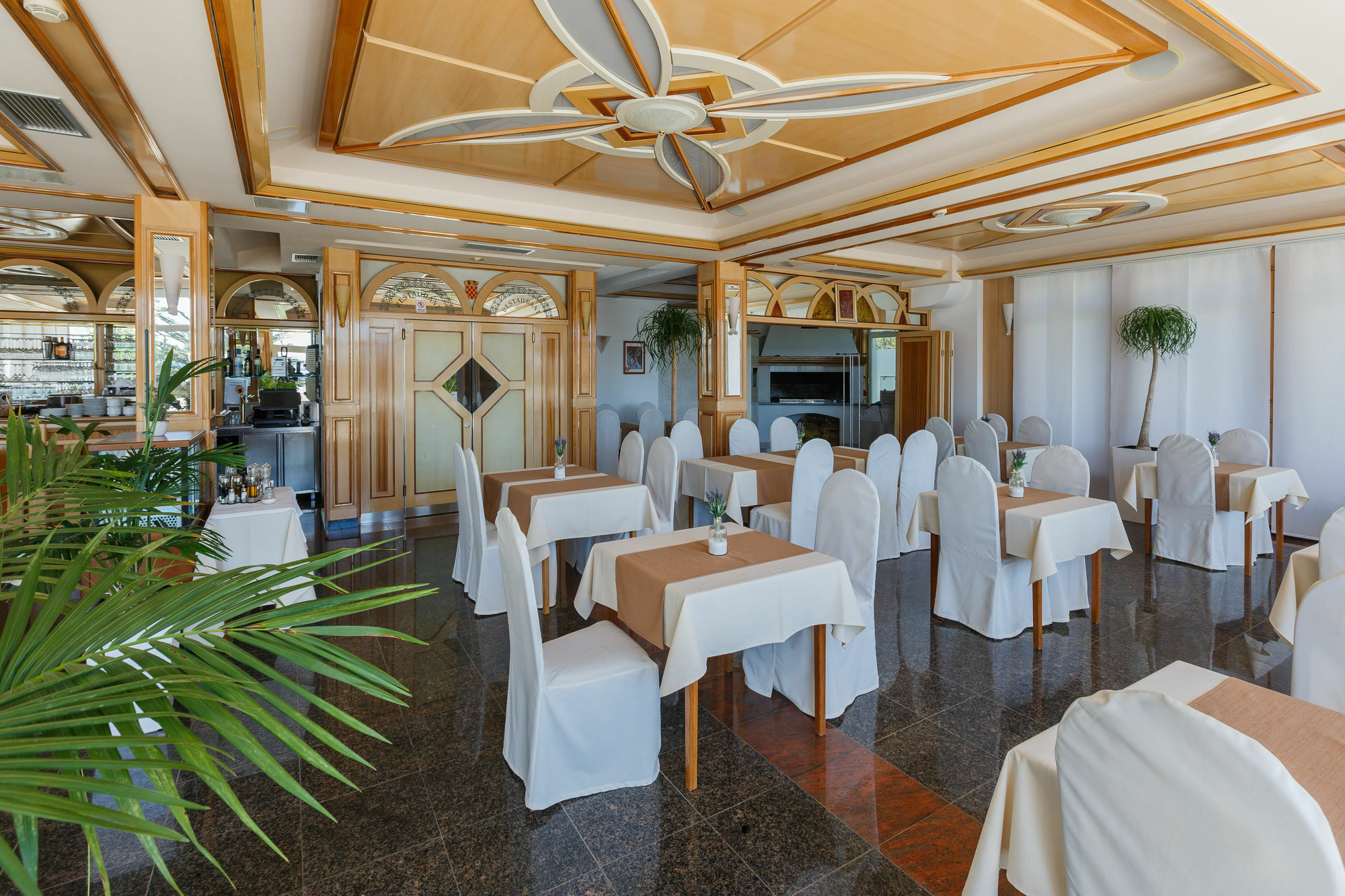 Hotel Villa Zarko Kaštel Stari Eksteriør billede