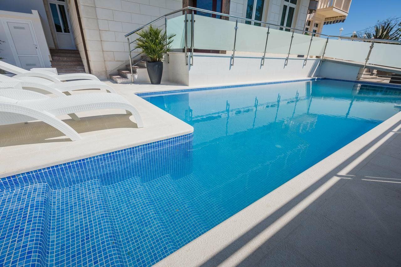 Hotel Villa Zarko Kaštel Stari Eksteriør billede