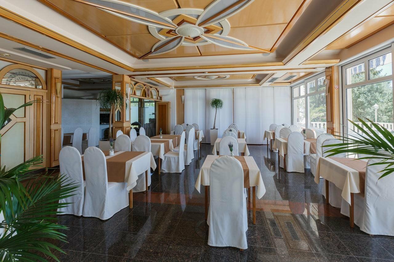 Hotel Villa Zarko Kaštel Stari Eksteriør billede