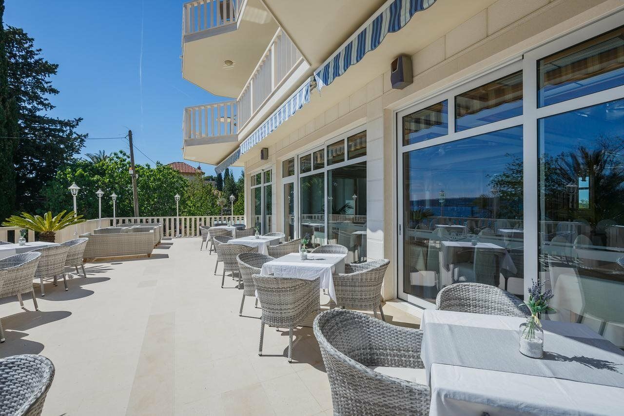 Hotel Villa Zarko Kaštel Stari Eksteriør billede