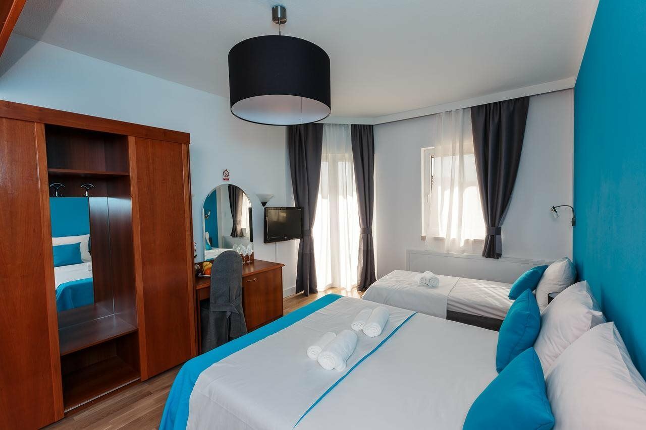 Hotel Villa Zarko Kaštel Stari Eksteriør billede